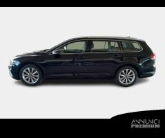 VOLKSWAGEN PASSAT VARIANT 2.0 TDI SCR EVO 110kW Bu