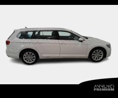 VOLKSWAGEN PASSAT VARIANT 2.0 TDI SCR EVO 110kW Bu