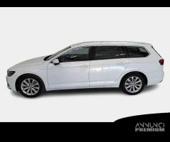 VOLKSWAGEN PASSAT VARIANT 2.0 TDI SCR EVO 110kW Bu