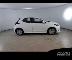 TOYOTA YARIS Hybrid Business MY20 5 PORTE