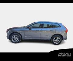 VOLVO XC60 B4 D AWD Geartronic Momentum