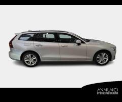 VOLVO V60 B4 D autom. Momentum Business WAGON