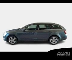 SKODA OCTAVIA WAGON 2.0 TDI STYLE DSG