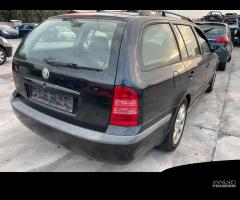 Ricambi per Skoda Octavia 2.0 benz del 01 APK