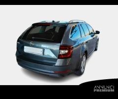 SKODA OCTAVIA WAGON 2.0 TDI STYLE DSG