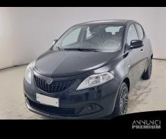 LANCIA YPSILON 1.0 HYBRID 5P