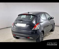 LANCIA YPSILON 1.0 HYBRID 5P