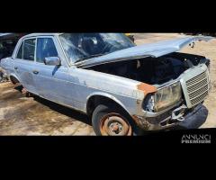 Mercedes 300D w123 per ricambi (2a)