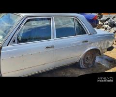 Mercedes 300D w123 per ricambi (2a)