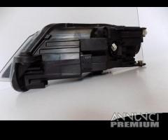 Skoda SuperB 3 Faro Xenon LED destro - 6378