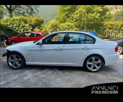 Ricambi BMW 320d berlina 2009 bianca 2.0 diesel