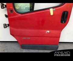 Porta anteriore sinistra Renault Trafic anno 2007