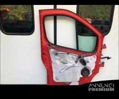 Porta anteriore sinistra Renault Trafic anno 2007