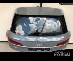 Portellone Audi Q5 hybrid 2022 grigio quantum LX7B