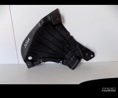 Mercedes W213 Cover, in basso a sinistra, triangol - 4