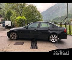 Ricambi BMW 320D berlina anno 2007 nera 1995cc TD