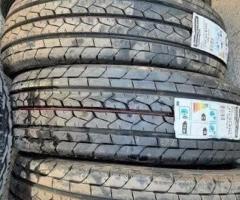 4 gomme nuove 215 65 16c brigestone