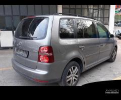 Ricambi Volkswagen Touran 2008 grigio/marrone LD7S