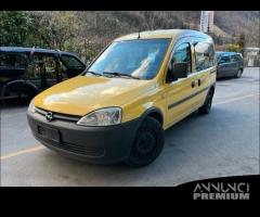 Ricambi Opel Combo 2008 giallo vetrato