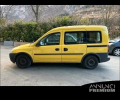 Ricambi Opel Combo 2008 giallo vetrato - 8