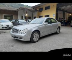 Ricambi Mercedes classe E 220 berlina 2002 grigia