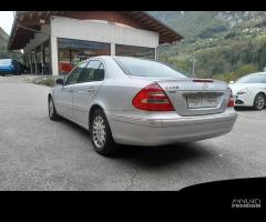 Ricambi Mercedes classe E 220 berlina 2002 grigia