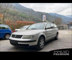 Ricambi Volkswagen Passat 1998 SW grigio chiaro - 1