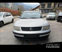 Ricambi Volkswagen Passat 1998 SW grigio chiaro - 2