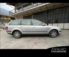 Ricambi Volkswagen Passat 1998 SW grigio chiaro - 4