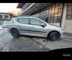 Ricambi Peugeot 207 SW 2010 grigia 1400cc benzina - 8