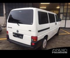 Ricambi Volkswagen Caravelle 2002 bianco