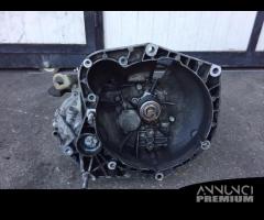 Cambio Alfa Romeo 156 2001 1600cc benzina AR32104