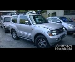 Ricambi vari Mitsubishi Pajero 2001 3P 3200cc TD