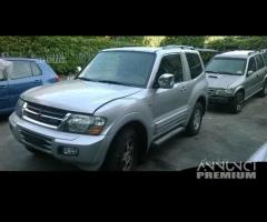 Ricambi vari Mitsubishi Pajero 2001 3P 3200cc TD