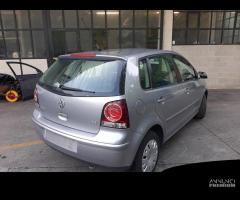 Ricambi Volkswagen Polo 2008 5 porte grigia e blu - 6