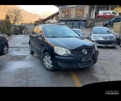 Ricambi Volkswagen Polo 2008 5 porte grigia e blu - 7