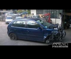 Ricambi Volkswagen Polo 2008 5 porte grigia e blu - 18