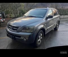 Ricambi Kia Sorento 4x4 2006 2500cc TD D4CB grigia