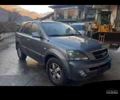 Ricambi Kia Sorento 4x4 2006 2500cc TD D4CB grigia