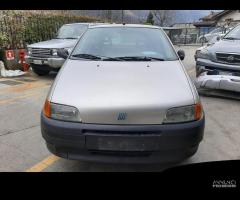 Ricambi Fiat Punto 1 serie 3 e 5 porte colori vari