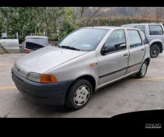 Ricambi Fiat Punto 1 serie 3 e 5 porte colori vari