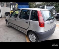 Ricambi Fiat Punto 1 serie 3 e 5 porte colori vari - 6