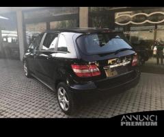 Ricambi Mercedes Classe B 180 2006 nera