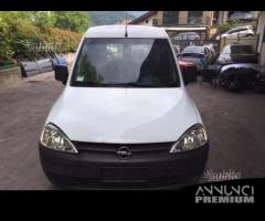 Ricambi Opel Combo 2010 bianco e giallo