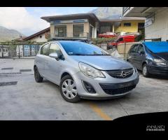 Ricambi Opel Corsa 2012 5 porte grigia 1200cc benz