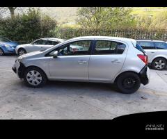 Ricambi Opel Corsa 2012 5 porte grigia 1200cc benz