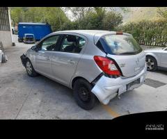 Ricambi Opel Corsa 2012 5 porte grigia 1200cc benz