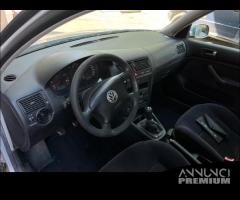 Ricambi Volkswagen Golf 4 2000 5 porte vari colori - 14