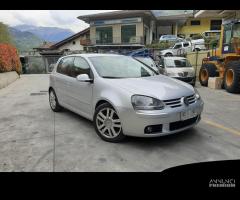 Ricambi Volkswagen Golf 5 5 porte colori vari