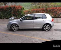 Ricambi Volkswagen Golf 5 5 porte colori vari